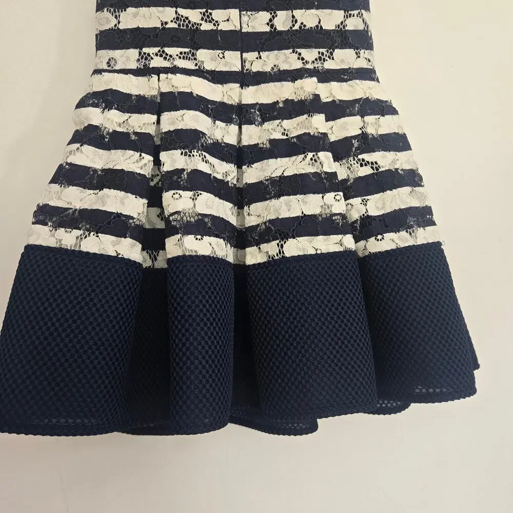 Carolina Herrera Girl Formal Dress Size 4 Lace Striped Navy White Wedding Guest